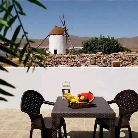 Encantadora Casita Con Molino Y Piscina Holiday home *